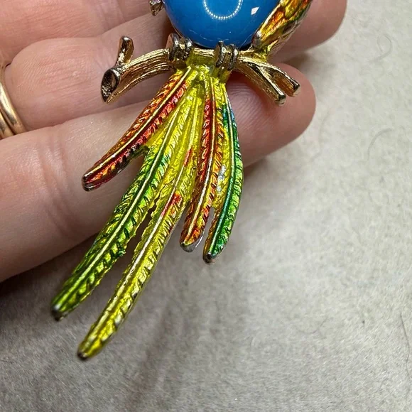 Vintage Cockatoo Brooch with Blue Gem signed ART - Picture 8 of 11